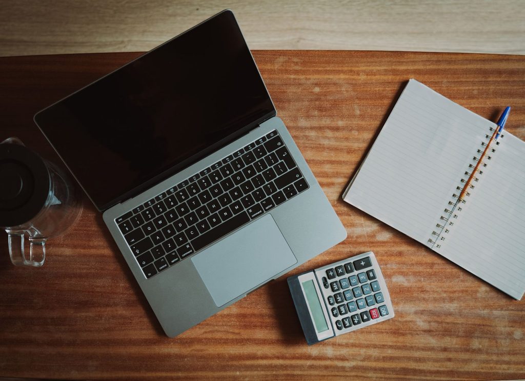 Calcul de la paie et des coûts d'un logiciel de gestion