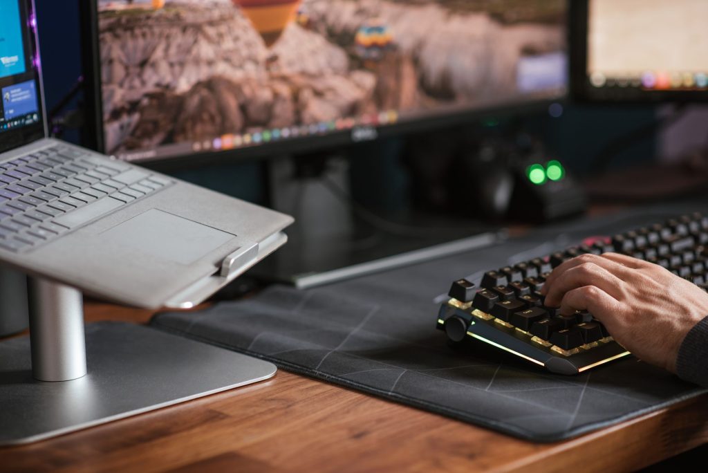 Poste de travail informatique pour configurer et réinitialiser une imprimante Epson